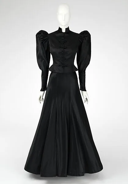 Evening dress — Unknown