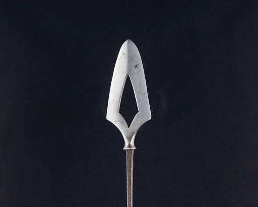 Arrowhead (<i>Yanone</i>)