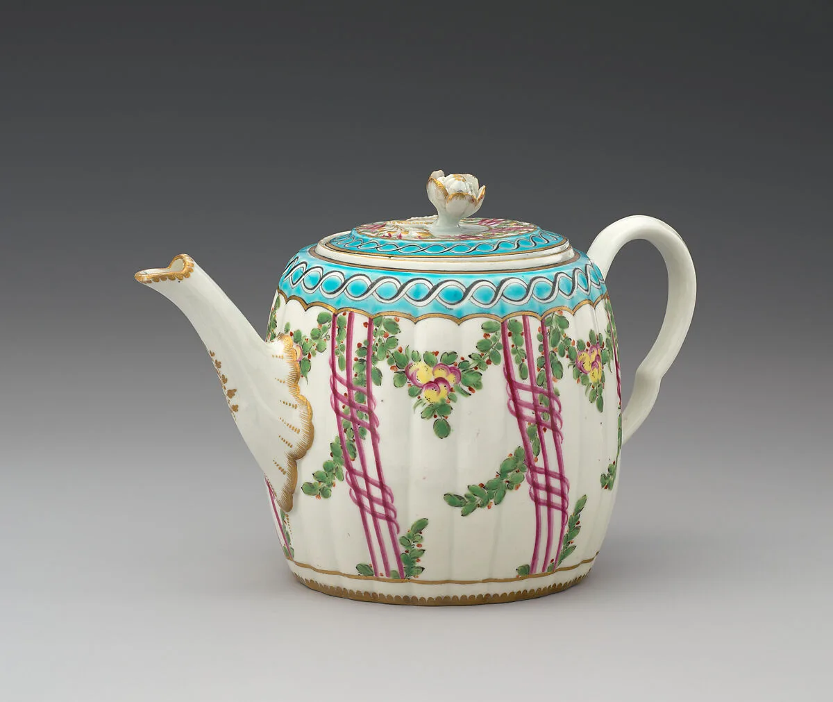 Teapot with cover and stand (part of a service) — Worcester factory
