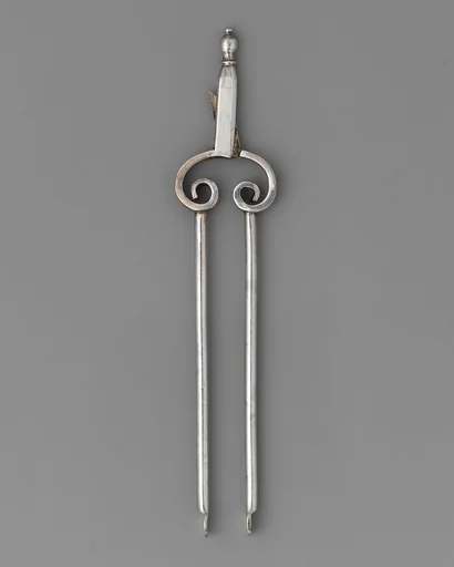 Miniature tongs (part of a set)