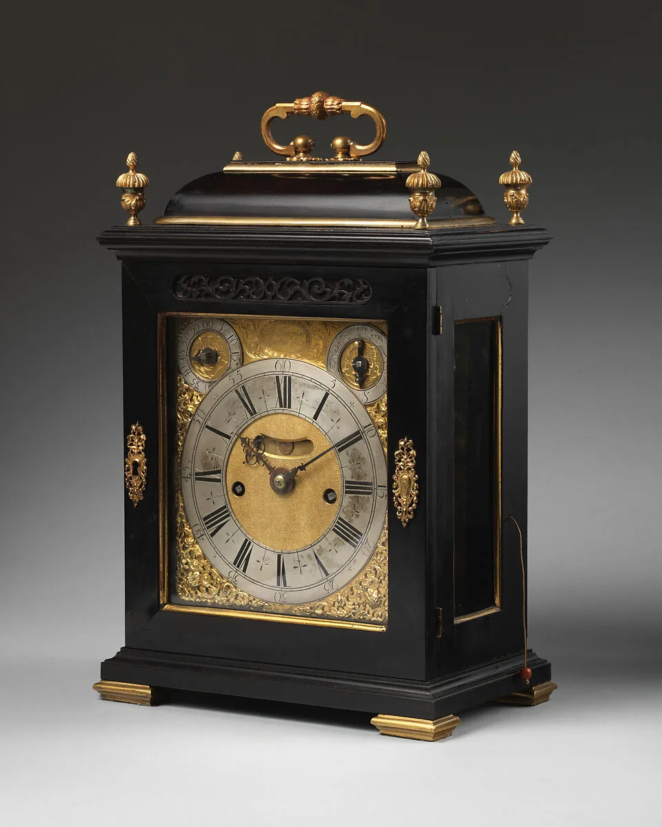 Balloon bracket clock — Savory