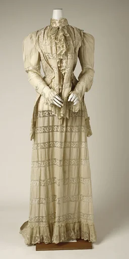 Tea gown
