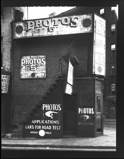 [License Photo Studio at Intersection of Baxter, Worth, and Park Streets, New York City]