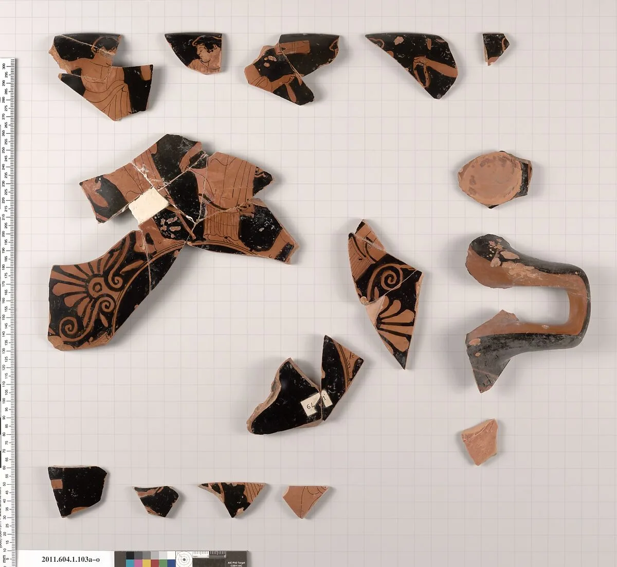 Terracotta fragments of a kylix (drinking cup) — Splanchnopt Painter