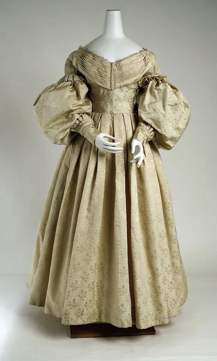 Evening dress — Unknown