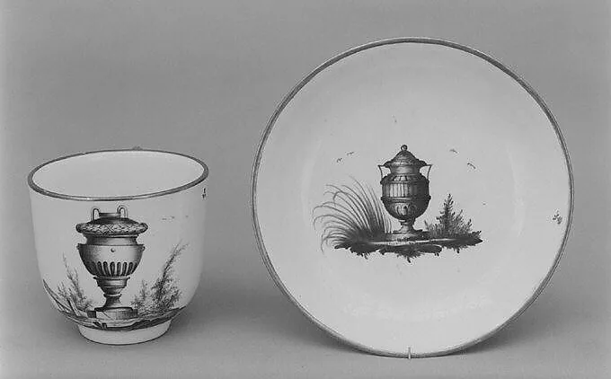 Cup and saucer — Fulda Pottery and Porcelain Manufactory