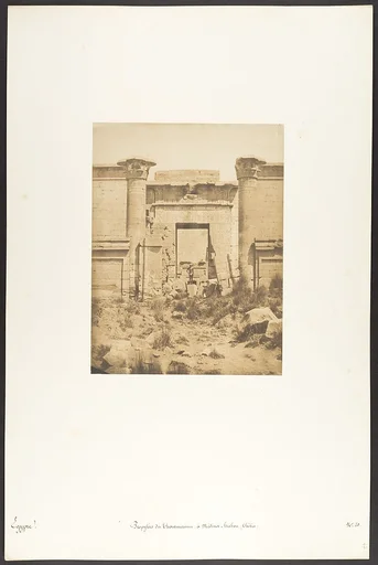 Propylées du Thoutmoséum, à Médinet-habou (Thèbes)