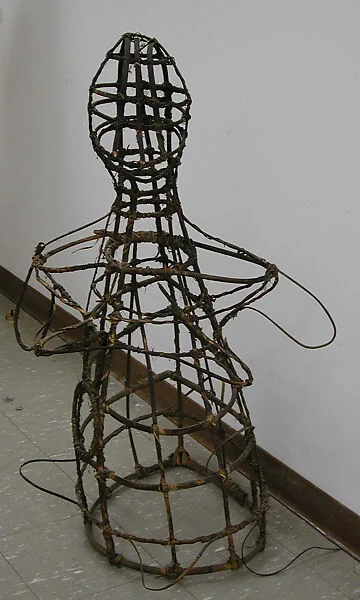 Armature for a Mask — Unknown