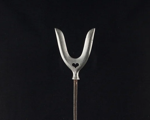 Arrowhead (<i>Yanone</i>)