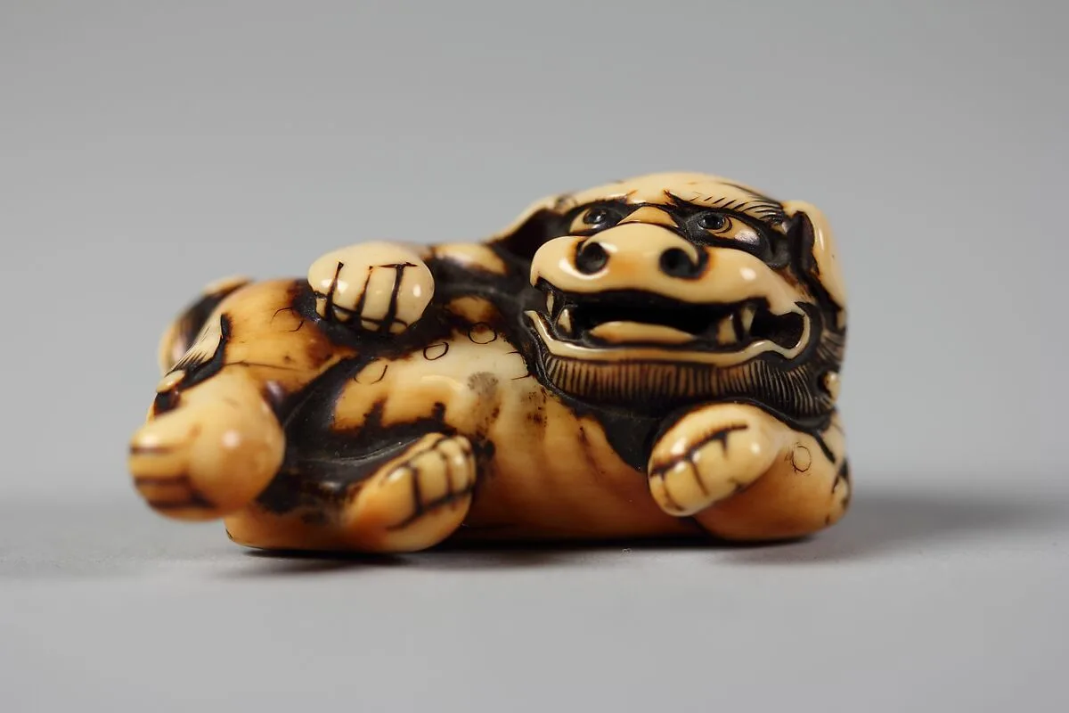獅子牙彫根付|Chinese Lion (Shishi) — Unknown