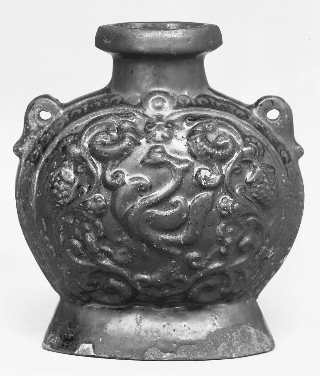 隋至唐 酱釉瓷扁壶|Flask with molded decoration — Unknown