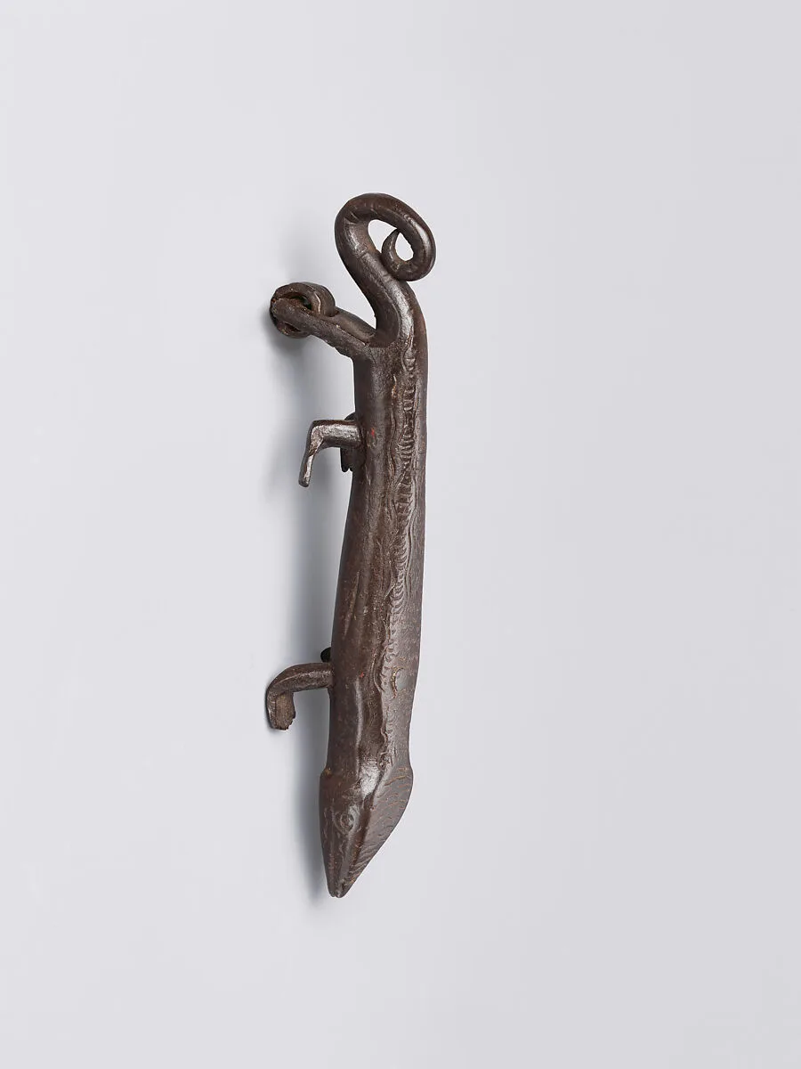 Door knocker in the shape of a salamander — Unknown