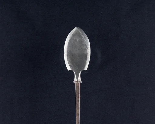 Arrowhead (<i>Yanone</i>)