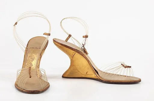 "Invisible Sandal"