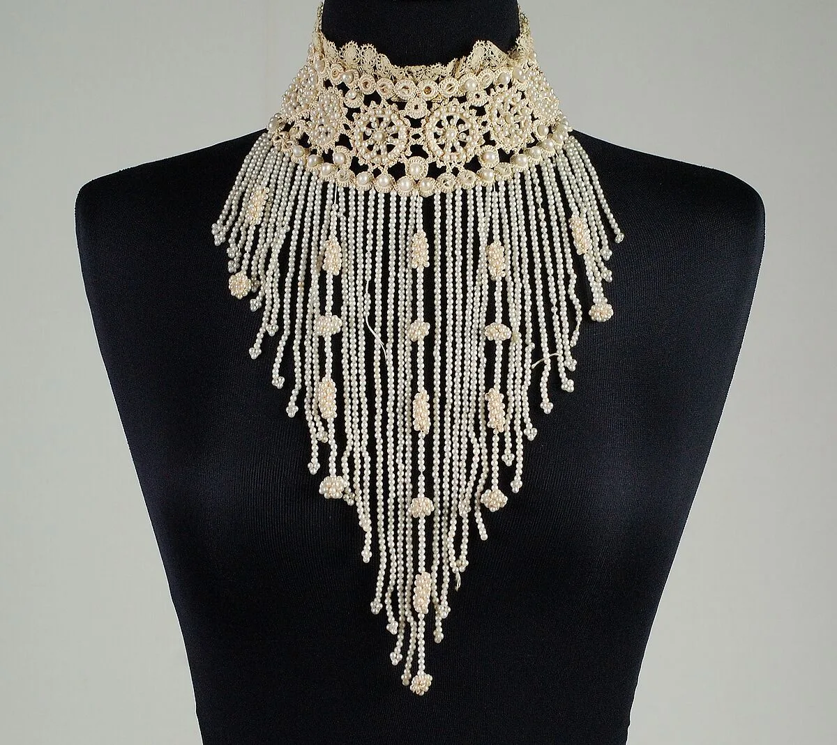 Collar — Unknown
