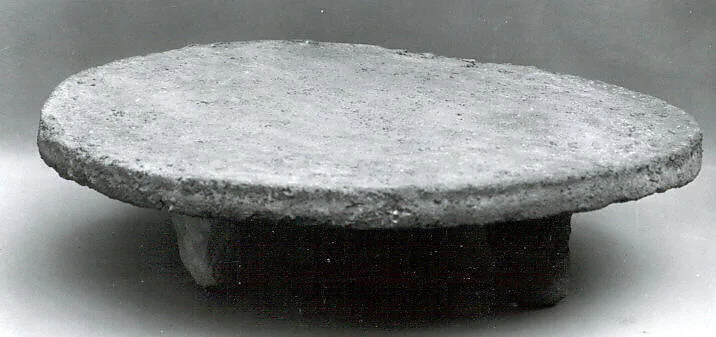 Ceramic bread stand — Unknown