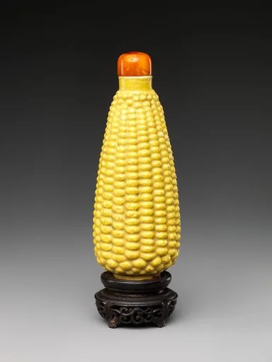 清中期  景德鎮窯像生瓷玉米形鼻煙壺|Snuff bottle in the shape of an ear of corn