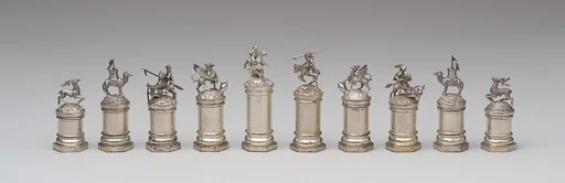 Chessmen (32) and box