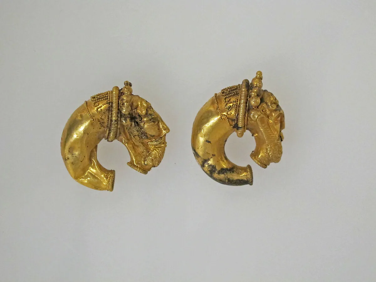 Earrings with head of a man — Unknown