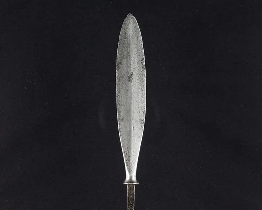 Arrowhead (<i>Yanone</i>)