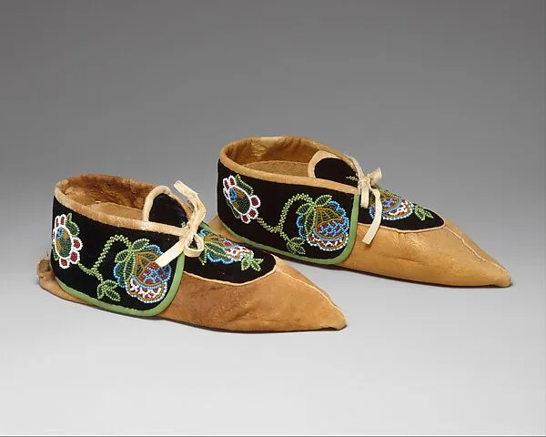 Pair of Moccasins — Wabuse (Mrs. Joe Hill)