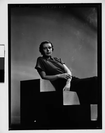 [Mia Fritsch]