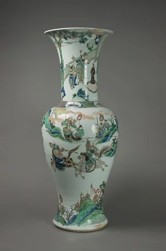 清 景德鎮窯五彩刀马人物圖鳳尾瓶|Vase with historical warriors
