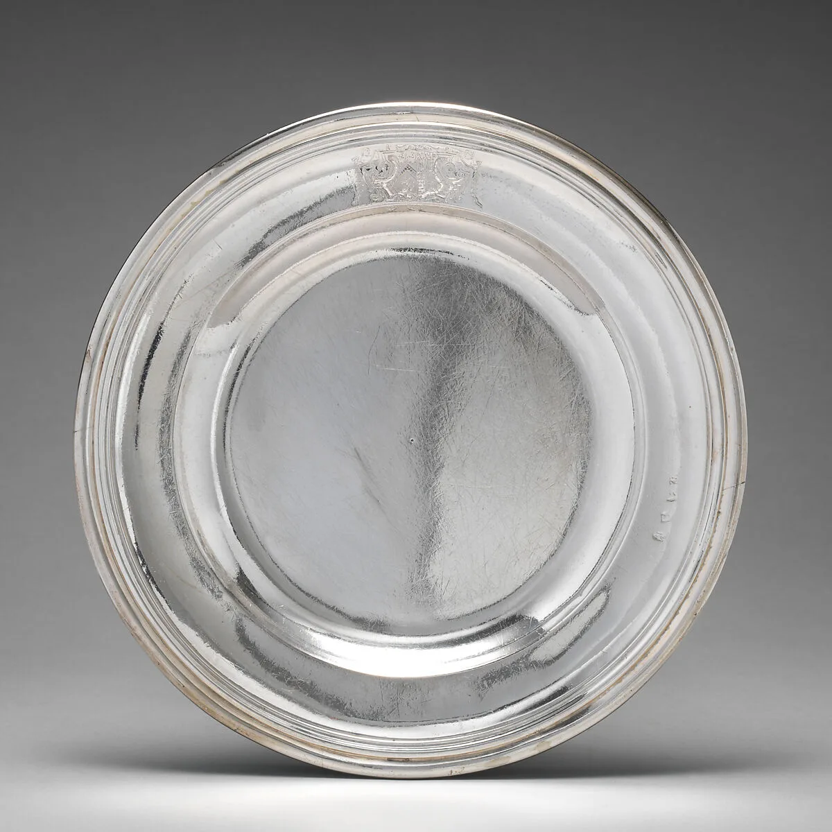 Dinner plate with English arms (one of a group of four) — Richard Bayley