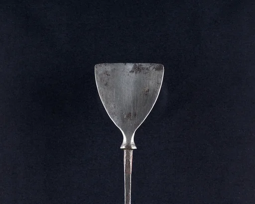 Arrowhead (<i>Yanone</i>)