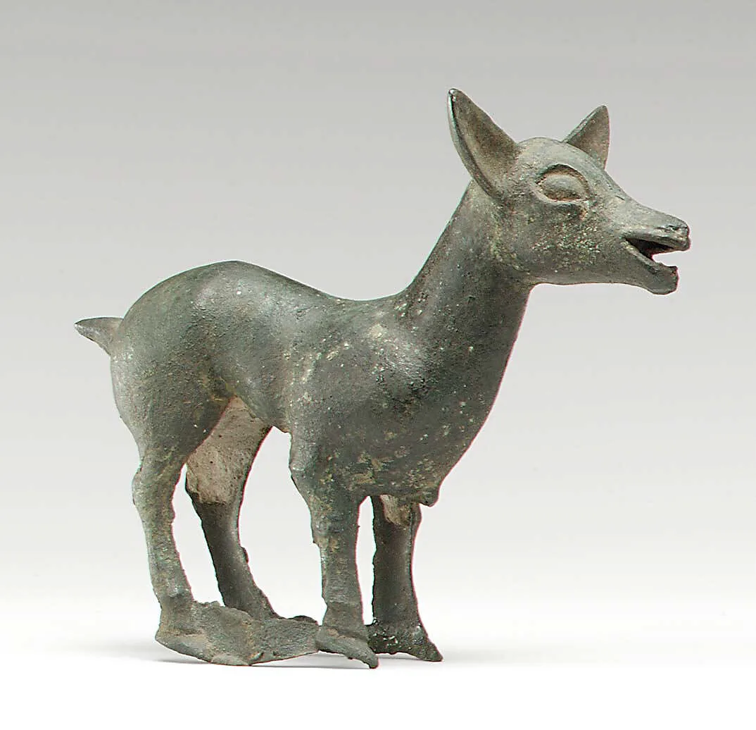 牝鹿形青銅車轅飾|Chariot Yoke Ornament in the Shape of a Doe — Unknown