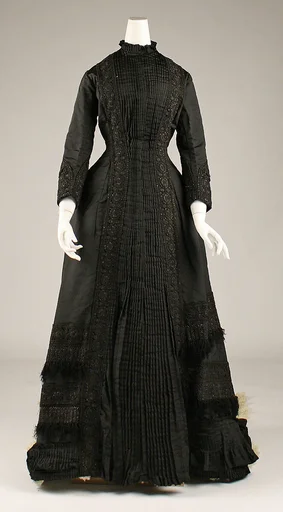 Tea gown
