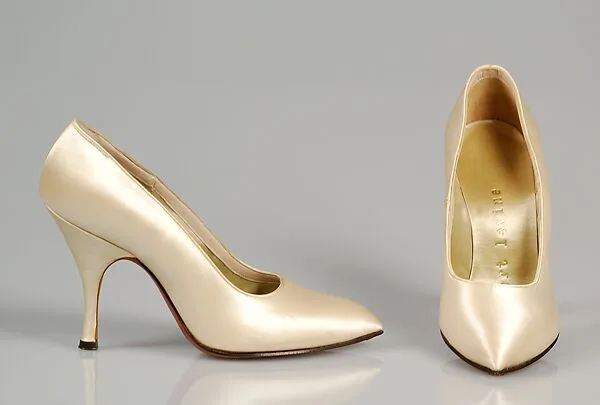 Evening pumps — Beth Levine|Herbert Levine Inc.