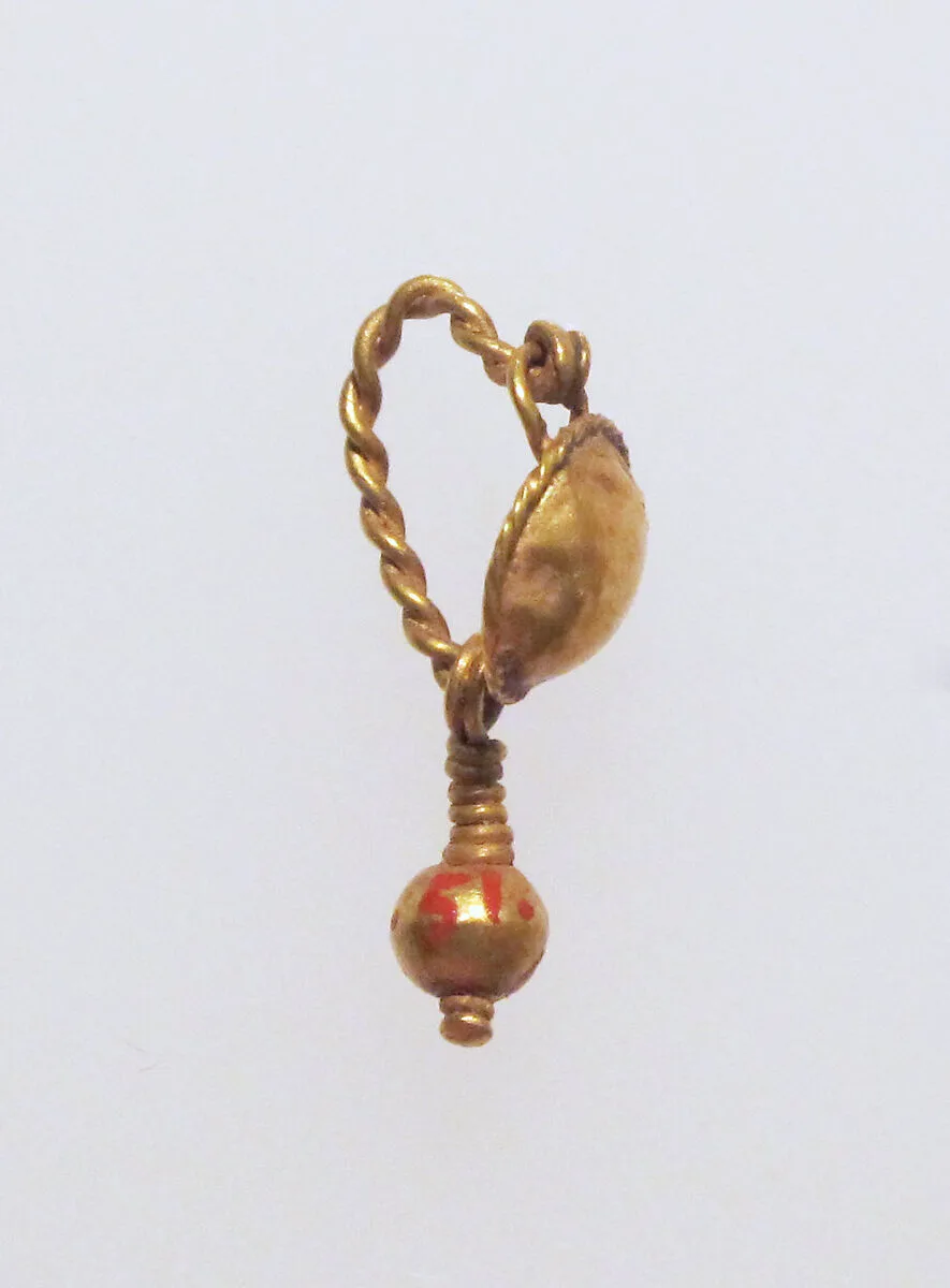 Earring with pendant — Unknown