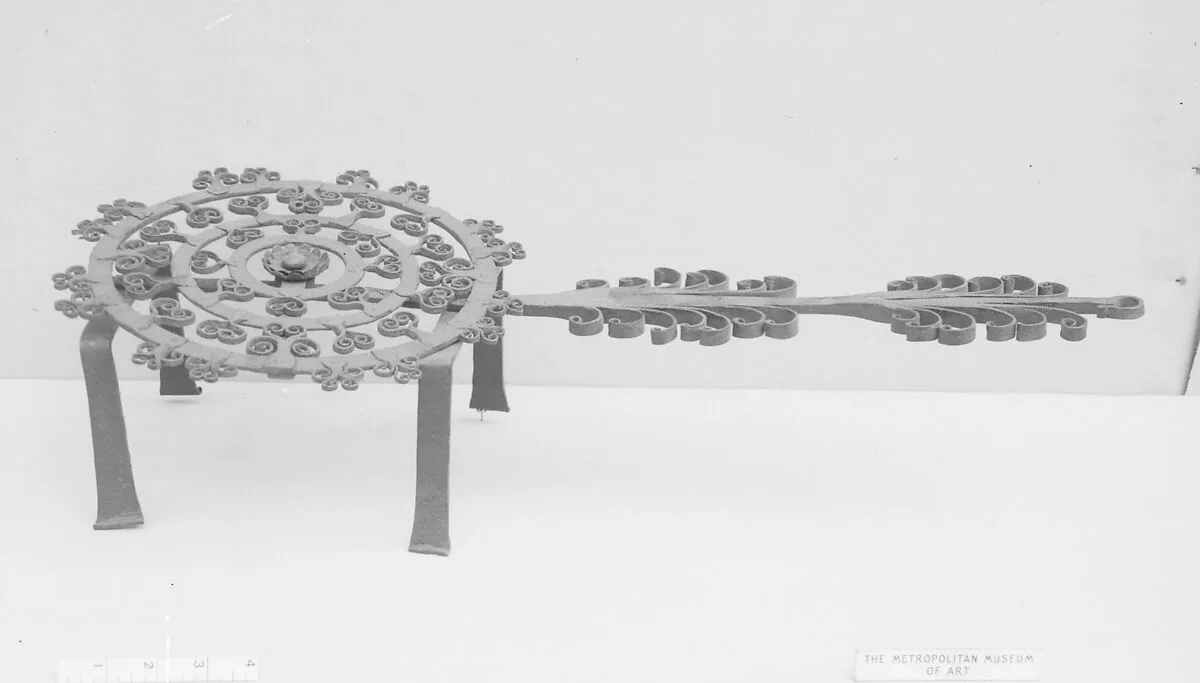 Standing grill or gridiron — Unknown