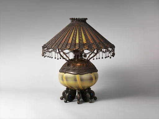 Table lamp