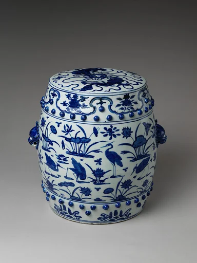 明晚期 景德鎮窯青花蓮塘紋瓷座墩|Garden seat with scene of a lotus pond