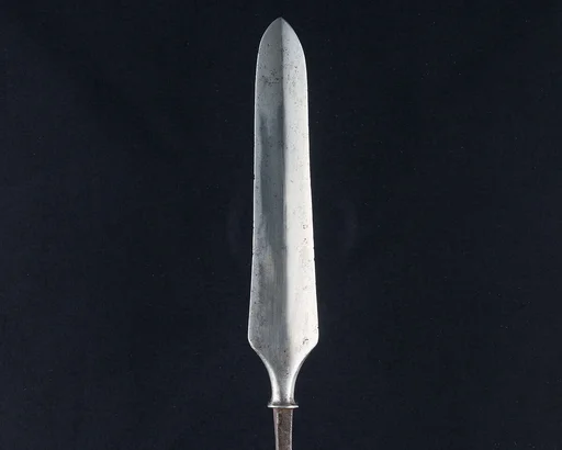 Arrowhead (<i>Yanone</i>)