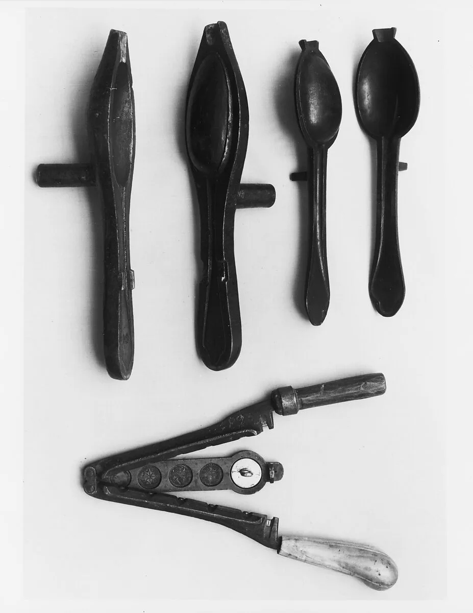 Button Mold — Unknown