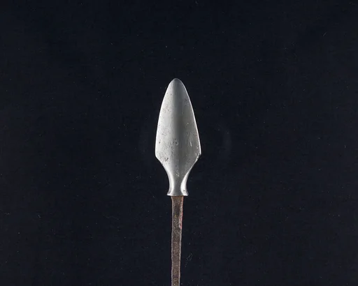 Arrowhead (<i>Yanone</i>)