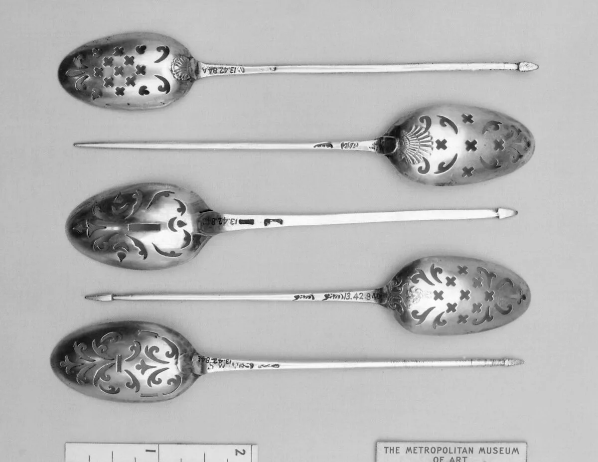 Strainer spoon — Unknown