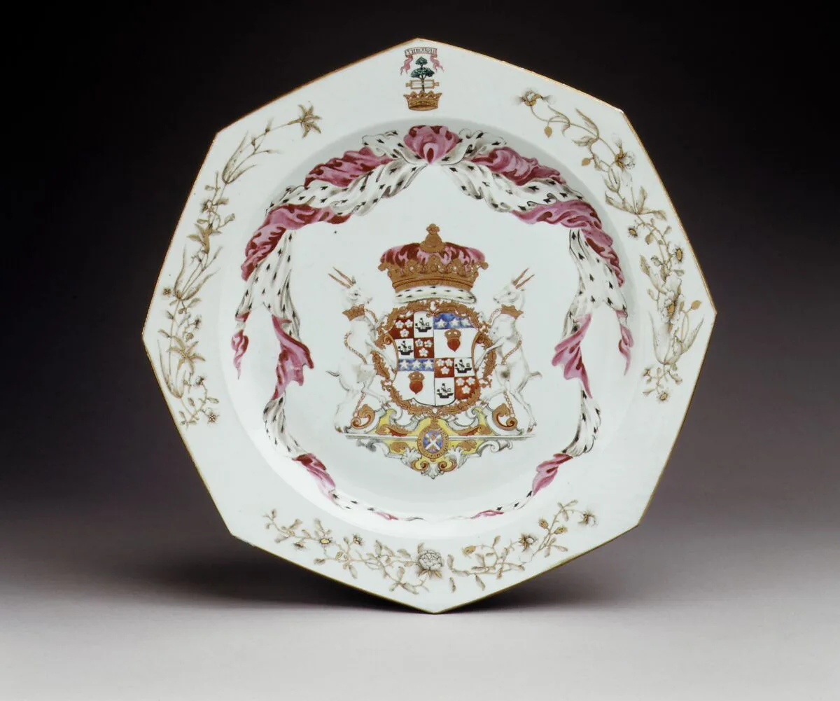 Dish (part of a service) — Unknown