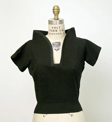 Pullover sweater