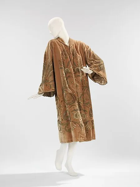 Evening coat — Valentina