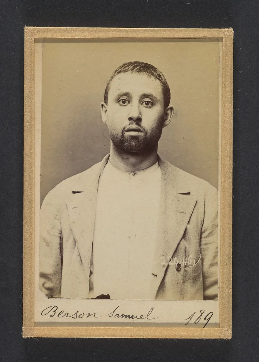 Berson. Samuel. 28 ans, né le 3/?/65 à Dinabourg (Russie). Tailleur d'habits. Anarchiste. 2/7/94. — Alphonse Bertillon