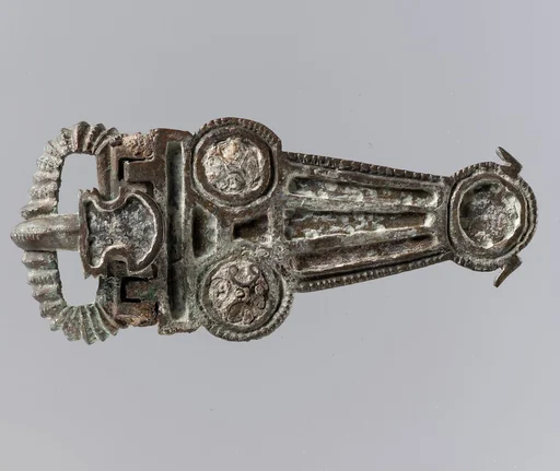 V-Shaped Buckle