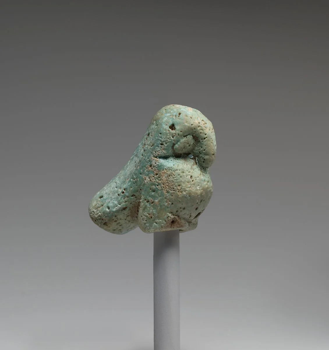 Figurine of a crouching falcon — Unknown
