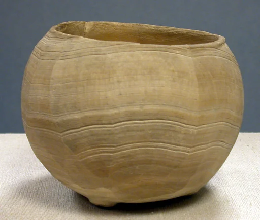 Onyx Tripod Vessel