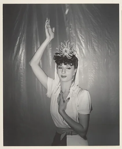 Paula Laurence, October 1940
