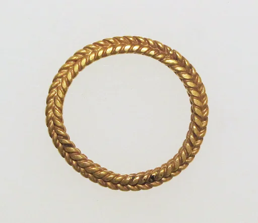 Ring, plaited