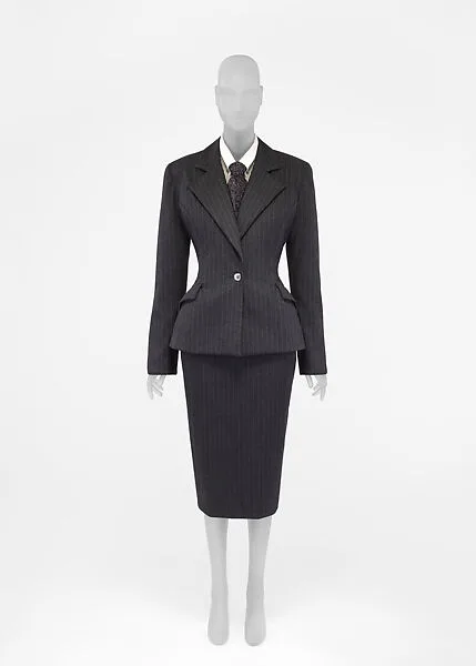 Suit — Carmelo Pomodoro